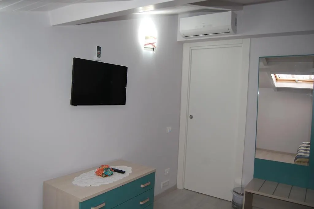 Emily House Guest House Montecerboli 0*,